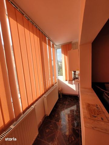 Apartament cu 3 camere, 70 mp, zona Garii - Photo 3