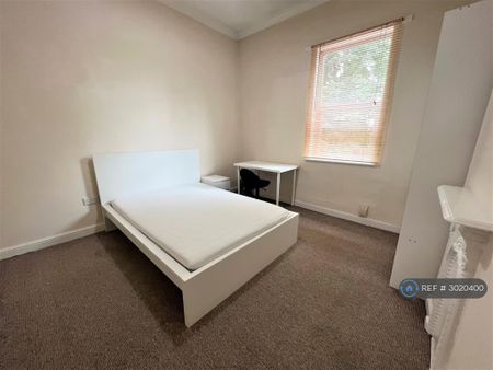 3 bedroom terraced house to rent - Photo 3