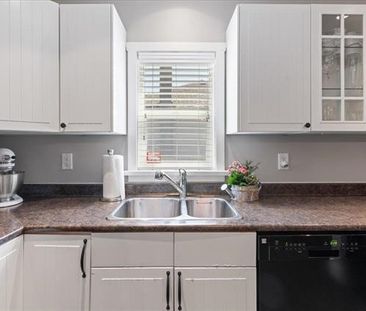 45414 Spadina Avenue - Photo 5
