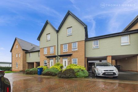 4 bedroom semi-detached house to rent - Photo 4