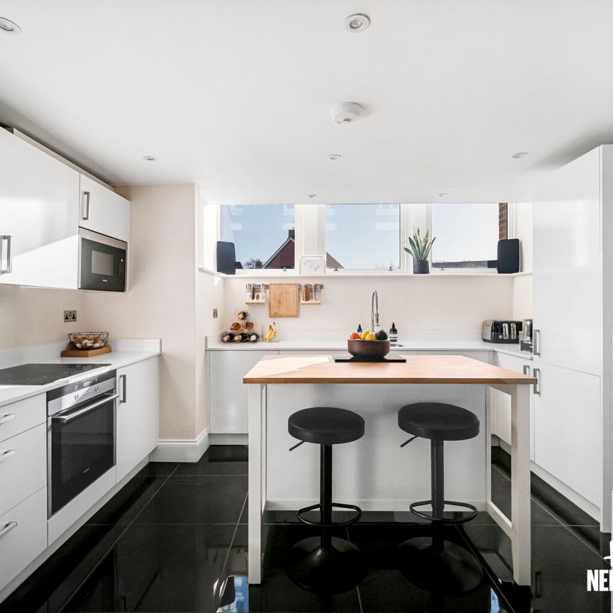 Pearse House, Birchwood Mews - Photo 1