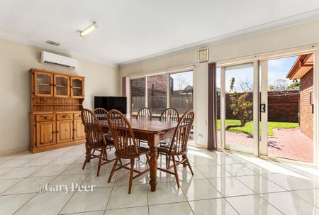 34 Park Cres, Caulfield North VIC 3161 - House For Rent | Domain - Photo 2