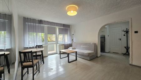 Centrum! Duża kawalerka z balkonem i parkingiem. - Photo 2