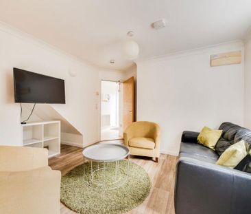 6 bedroom house to rent - Photo 2