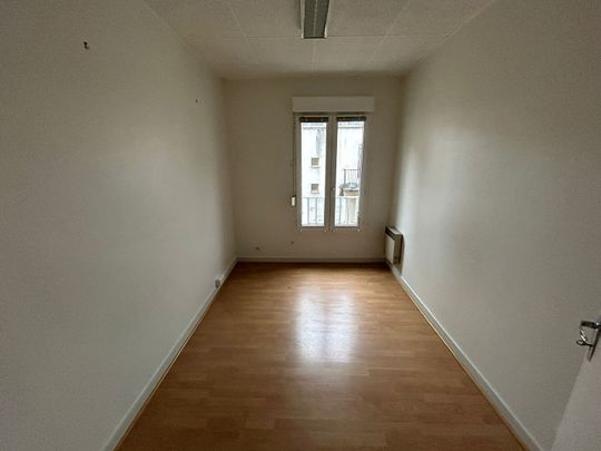 Local professionnel Poitiers centre – Quartier préfecture – 4 bureaux – 56 m² - Photo 1