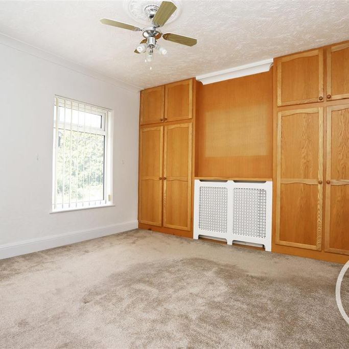 3 bedroom end of terrace house to rent - Photo 1