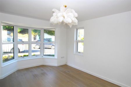 3 bedroom apartment to rent - Photo 3