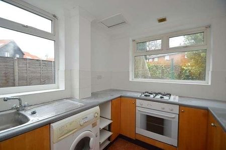 Bedroom Ground Floor Maisonette In Godalming, GU7 - Photo 3