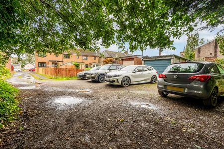 3 bedroom terraced house to rent - Photo 4