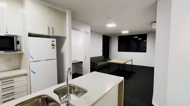 2 Crystal Street, Sydney - Photo 1