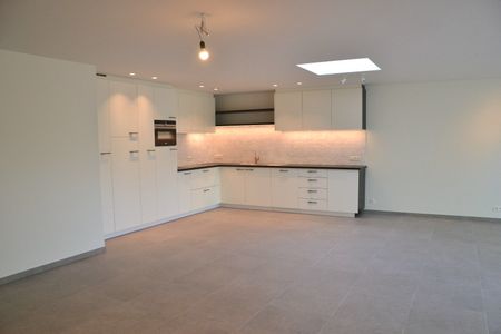 Exclusief gelijkvloers appartement met garage in centrum Rekkem! - Foto 3