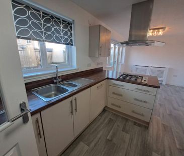 4 bedroom detached house to rent - Photo 4