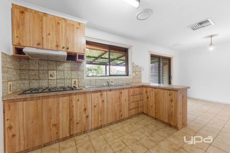 Comfortable Family Living in Albanvale - Photo 3