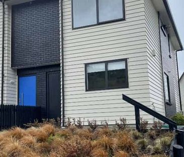 Easy Living in Whitby - Photo 1