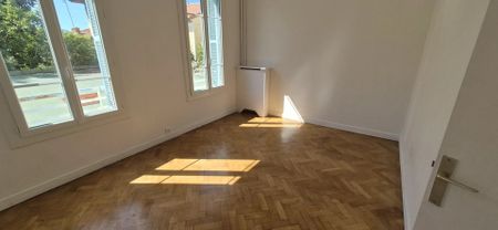 Location Appartement 3 pièces 79m² NICE 06100 - Photo 4