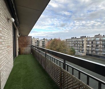 Centraal gelegen appartement met twee slaapkamers, dressing en garage - Photo 1