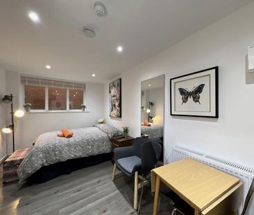 Studio to rent - Photo 2