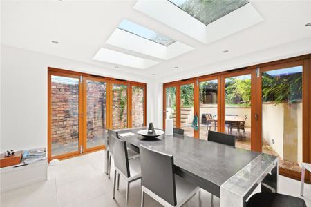 5 bedroom terraced house to rent - Photo 3