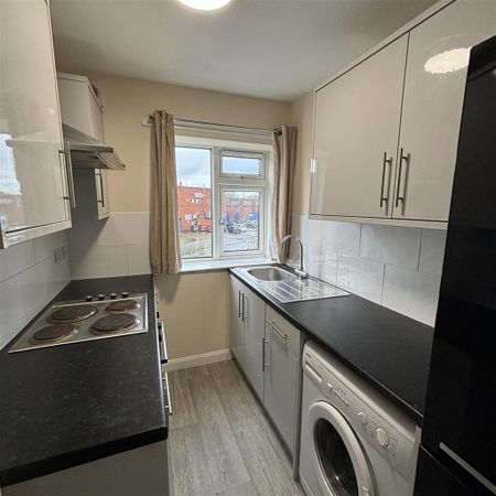 1 bedroom flat to rent - Photo 3
