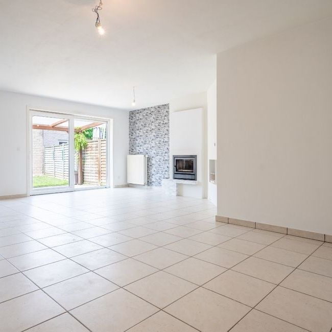 Woning te huur in Dentergem voor € 925 met 4 slaapkamers - Photo 1