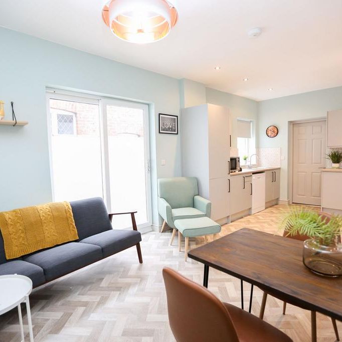 1 bedroom in a house share to rent - Photo 1
