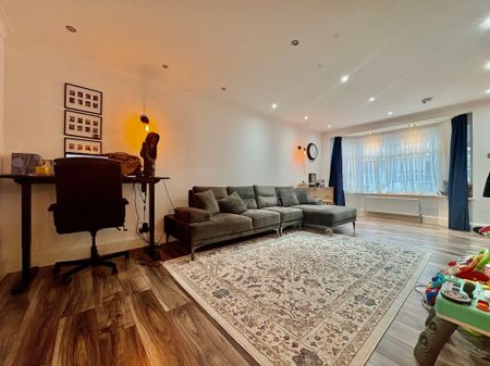 River Avenue, Hoddesdon - Photo 2