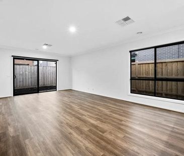 Modern Four-Bedroom Home with Double Garage & Contemporary Finishes - Photo 2