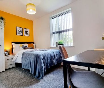 Brand new luxurious en suites in Eccles - Photo 2