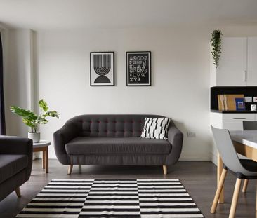 1 bedroom private hall to rent - Photo 1