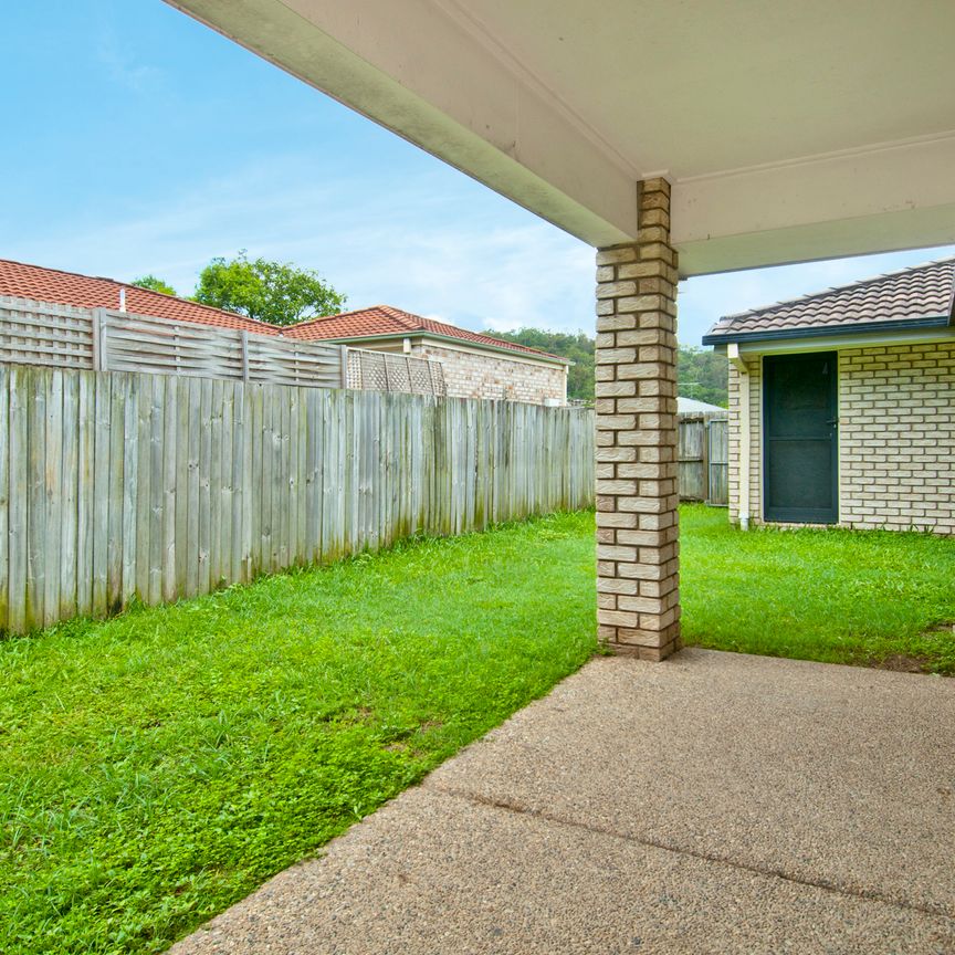 15 Mountain View Crescent,MOUNT WARREN PARK - Photo 1