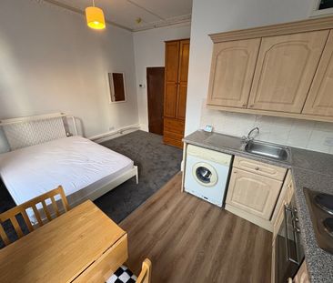 Studio Flat, Stoke Newington Road, N16 - Photo 4