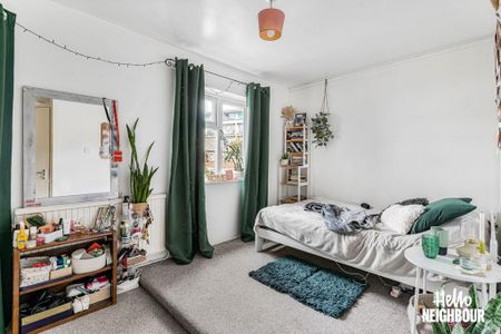4 bedroom end of terrace house to rent - Photo 4