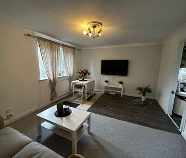 2 Bed Maisonette, Sandhills, SM6 - Photo 5