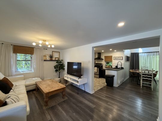 Vieux Sainte-Rose : Superbe appartement 3 chambres entièrement meublé à louer ! - Photo 1