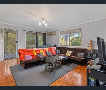 Spacious 3-bedroom, 1-bathroom Family Living in a Prime Kingston Lo... - Photo 3