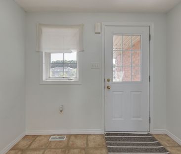 For Lease - 37 GOODWIN Drive, Barrie, Ontario - Photo 4