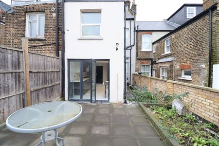 Room in a Shared House, Ravenshaw St, NW6 - Photo 4