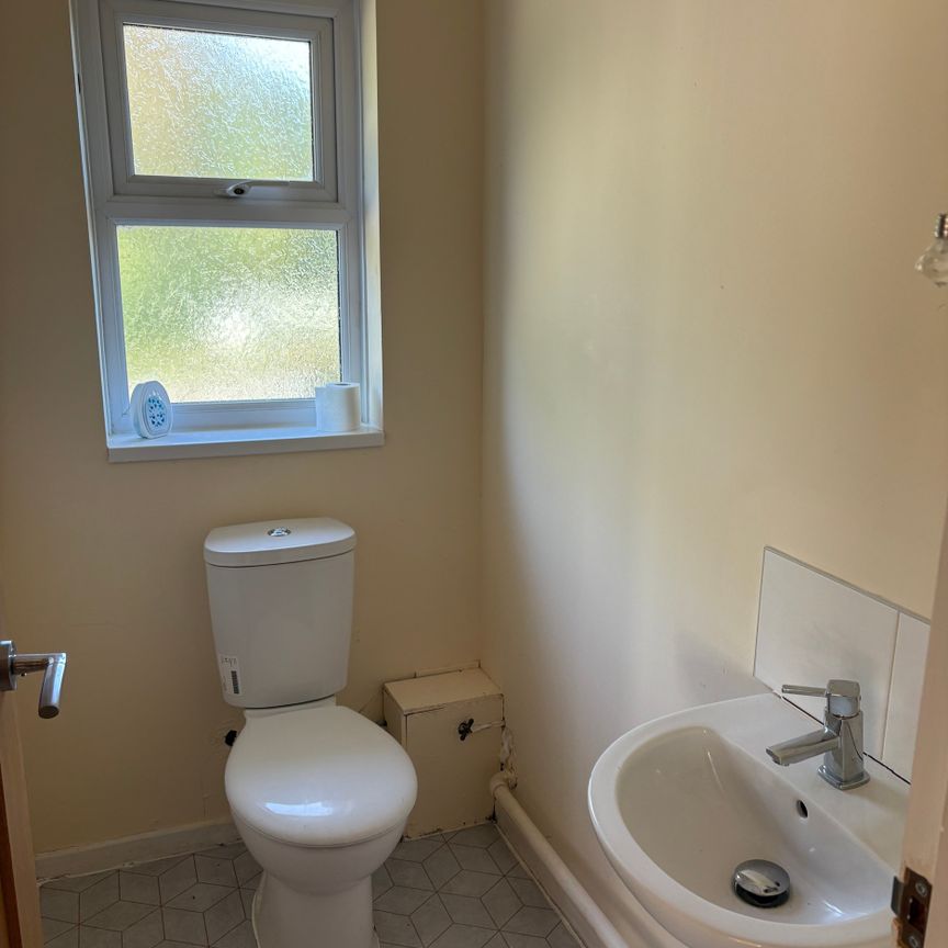 WALNUT TREE, MILTON KEYNES - 1 BEDROOM - Photo 1