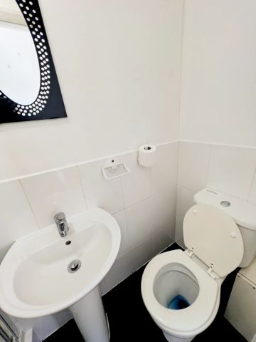 room 6 - Photo 5