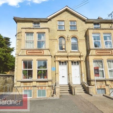 Basement Flat Hills Road, Cambridge - Photo 1