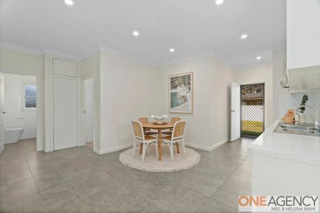 “SUN-FILLED FAMILY HOME IN PRIME LOCATION” - Photo 5