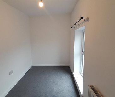 2 bedroom end of terrace house to rent - Photo 6