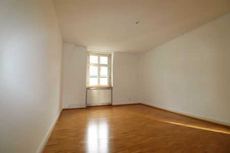 Zwischen Dreirosenbrücke und Musical Theater - helle 3 1/2-Zimmer-Altbauwohnung in Basel - Photo 2