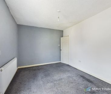 2 bedroom end of terrace house to rent - Photo 5