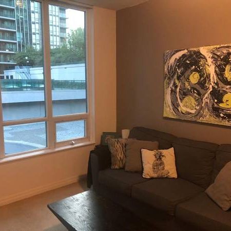 Yonge/Waterfront ~ 1 Bdrm Modern Bldg; Gym, Pool ~ $1,725/Mo Incl. Uts - Photo 1