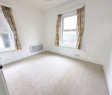 A 1 Bedroom Flat Instruction to Let in Bexhill-on-Sea - Photo 3