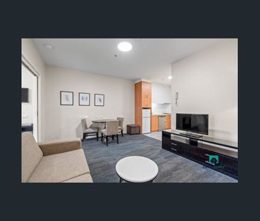 Modern 1-Bedroom Apartment in Melbourne CBD - Photo 3