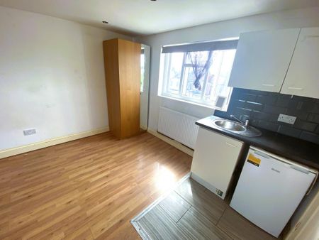 Studio to rent - Photo 3