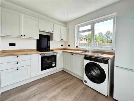 3 bedroom semi-detached house to rent - Photo 5