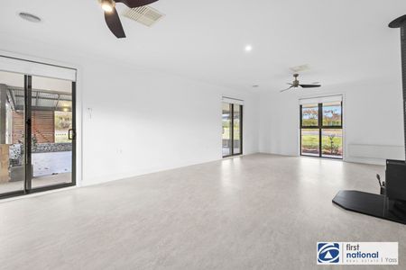 LUXURIOUS COUNTRY LIVING - Photo 3